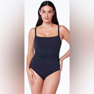 NWT Bleu Rod Beattie Woman’s Kore Scoop Neck One-Piece Black Swimsuit Size 10